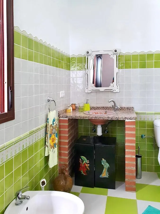 En-Suite Bedroom With Private Entrance At Casa Sofija Sedella Homestay